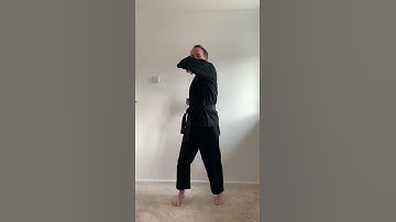 Introduction to roundhouse elbow strike (Mawashi Empi)