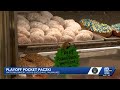 Milwaukee bakery selling Brewers playoff pocket paczkis