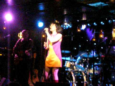 Clarika - De fille à femme