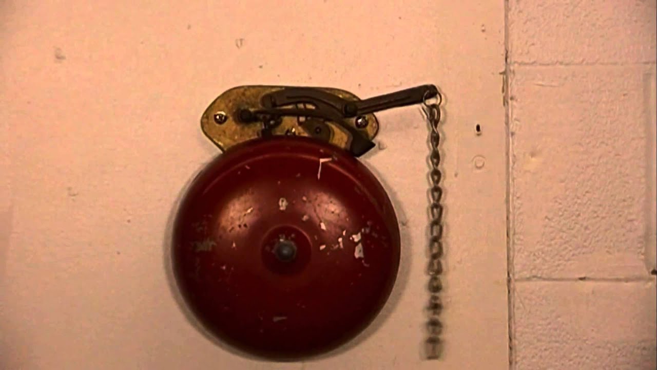 Vintage Bell Ringing boxing ring fire alarm - YouTube
