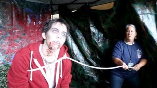 [2013] The Walking Dead Escape  Entire Course (HD POV) Zombie Obstacle Course at ComicCon