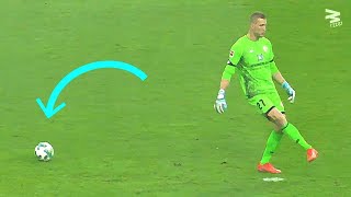 Comedy Moments In Football - Moments To Remember - Soccersilo.