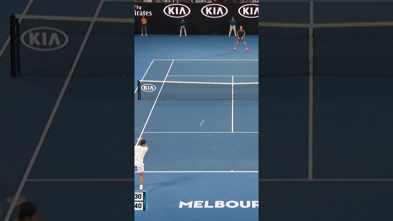 Federer can't deal with these SUPER reactions! 😱