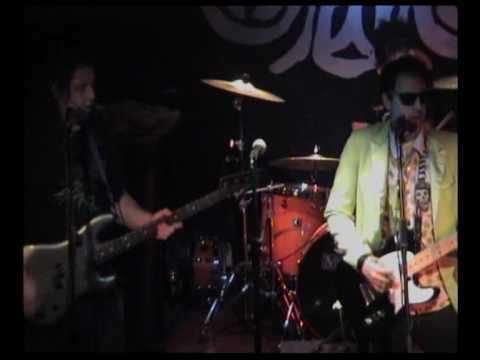 NEON MANIACS - BUILDING BOMBS ON THE BEACH + KILL ME NICE - LIVE AT COX 18- 9/01/2010