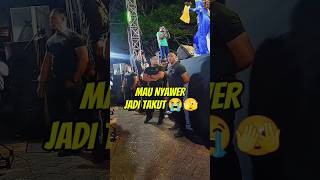 Download Lagu INI SIH PENONTON AUTO MUNDUR,GAK BERANI NYAWER 😂🫣 #dangdut #shorts #bodyguard MP3