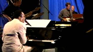 Jessy Dixon. God Is Standing By.