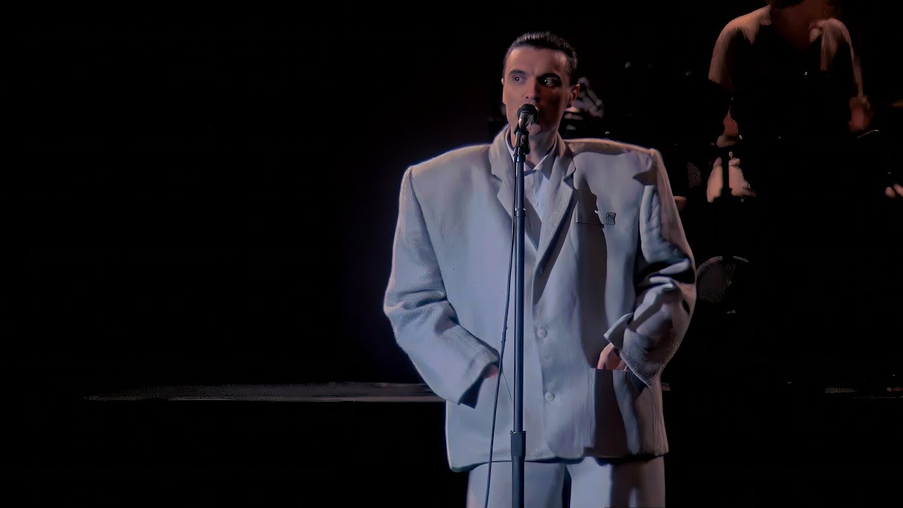 𝐓𝐚𝐥𝐤𝐢𝐧𝐠 𝐇𝐞𝐚𝐝𝐬 - 𝐆𝐢𝐫𝐥𝐟𝐫𝐢𝐞𝐧𝐝 𝐈𝐬 𝐁𝐞𝐭𝐭𝐞𝐫 - 𝟒𝐊 𝐑𝐞𝐦𝐚𝐬𝐭𝐞𝐫 - 𝐋𝐢𝐯𝐞 𝟏𝟗𝟖𝟒