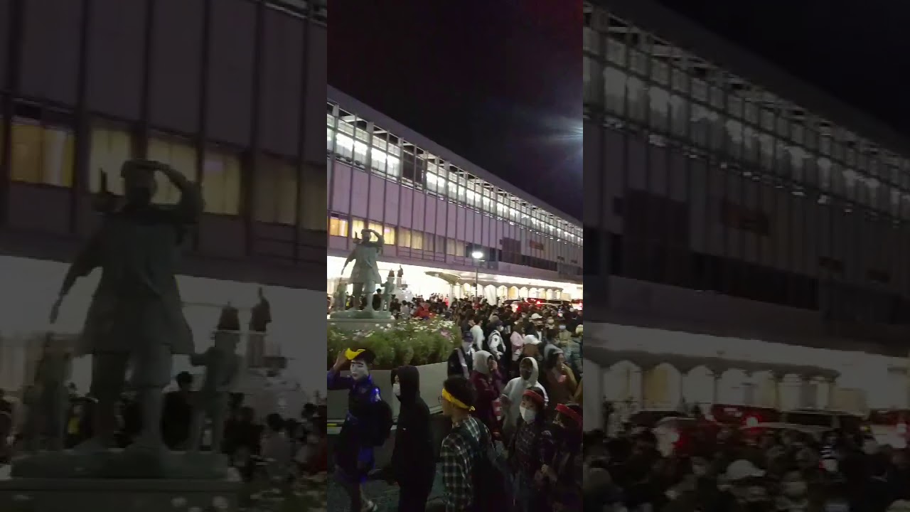 ハロウィン本番。岡山駅前。コロナ関係無しでマジやばい。