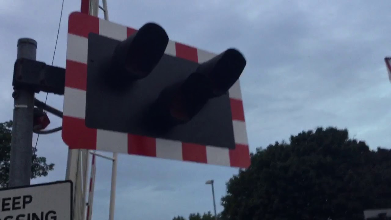 Intro to Knottingley Womersley Road LC (W.Yorks) Friday 25.08.2017