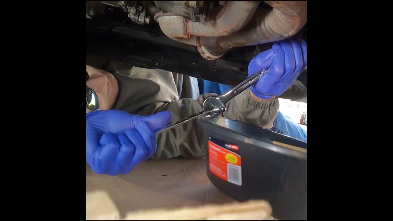 Trick to Remove Difficult Bolt Using 2 Wrenches #shorts #hack #repair