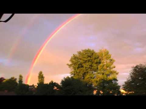 Doppelter Regenbogen am Himmel Double Rainbow