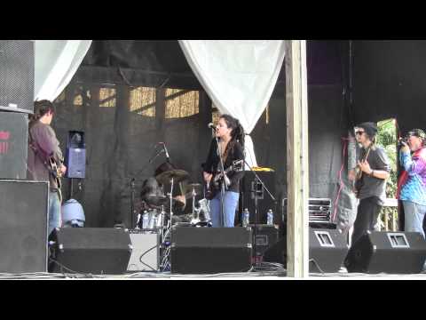 Sonni Shine & The Sounds at Phan Fare 2011 Part 2