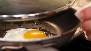 EASY NO FLIP FRIED EGG by The Scattered Chef 406 views 9 months ago 7 minutes, 11 seconds