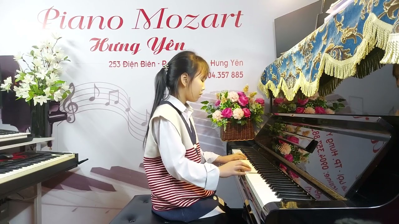 Bạn Ngọc Anh với tác phẩm:Beautiful in White 