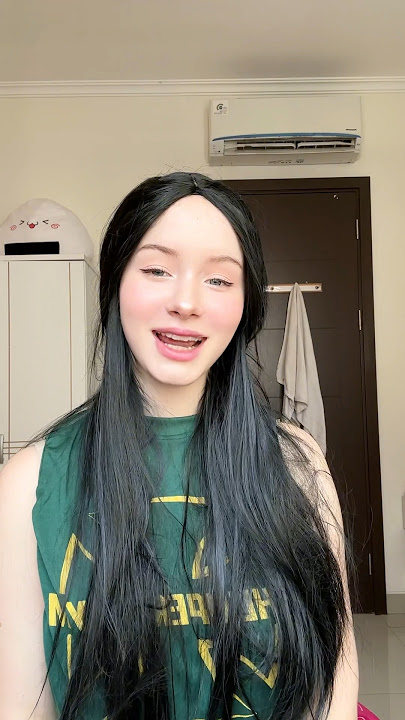 Bule barbie warnain rambutnya hitam😳