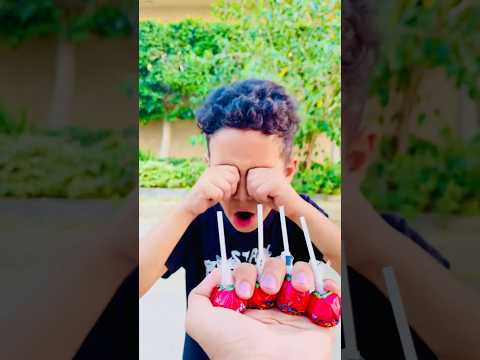 اكل كل المربلا ولم يترك للطفل شئ   