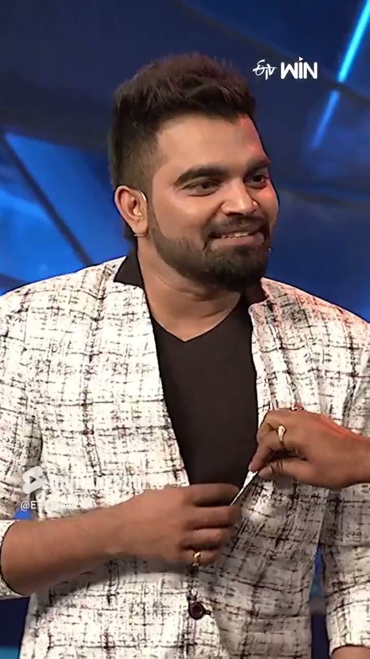 #shorts - సోఫా మీద కూర్చోని డాన్స్ ప్రాక్టీస్ చేస్తున్న సుధీర్ #dhee #comedy #sudheer #rashmi