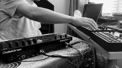 chromosferric  /// octatrack /// analog 4 /// techno