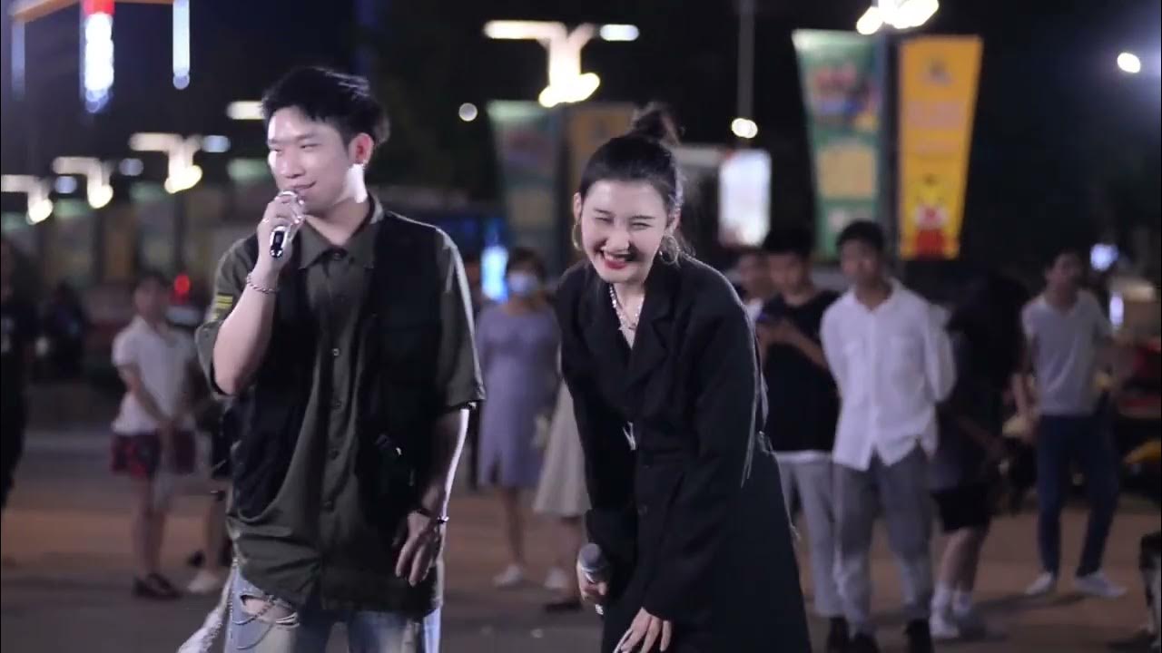 路人小哥专门坐飞机来完成一个月前唱《珊瑚海》的心愿,开口跪了 路人小哥专门坐飞机来完成一个月前唱《珊瑚海》的心愿,开口跪了
