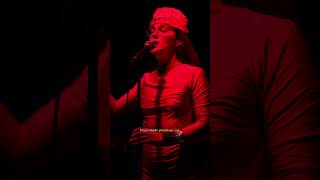 Den Ze - Sahnede Kendi Yazıp Düzenlediği Şarkılarından \