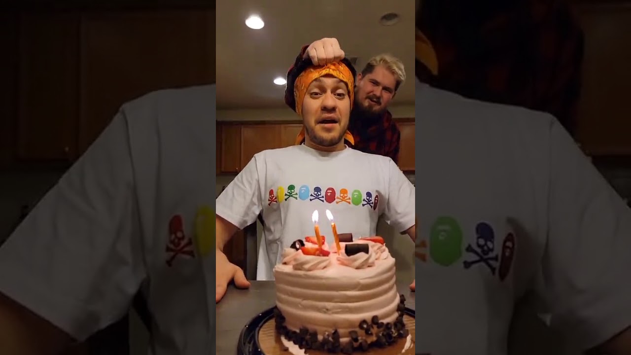 Happy Birthday Eddie! - EddieVR - YouTube