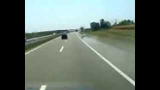 AUDI S8 - burning engine on highway