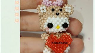 2ч Китти в костюме мишки с сердечком туловище и лапки #amigurumi #beading #kitty #kořalky #sledujsjk