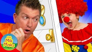 Who's That At The Door? | Halloween Songs for Kids | The Mik Maks