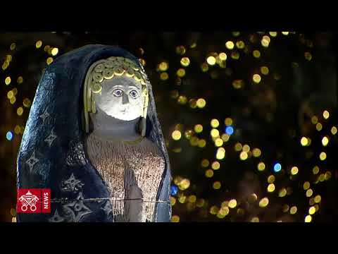 Vaticano. Inauguran pesebre y encienden árbol de Navidad