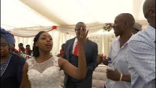 Shinsoman :l love you Mama (wedding performance)