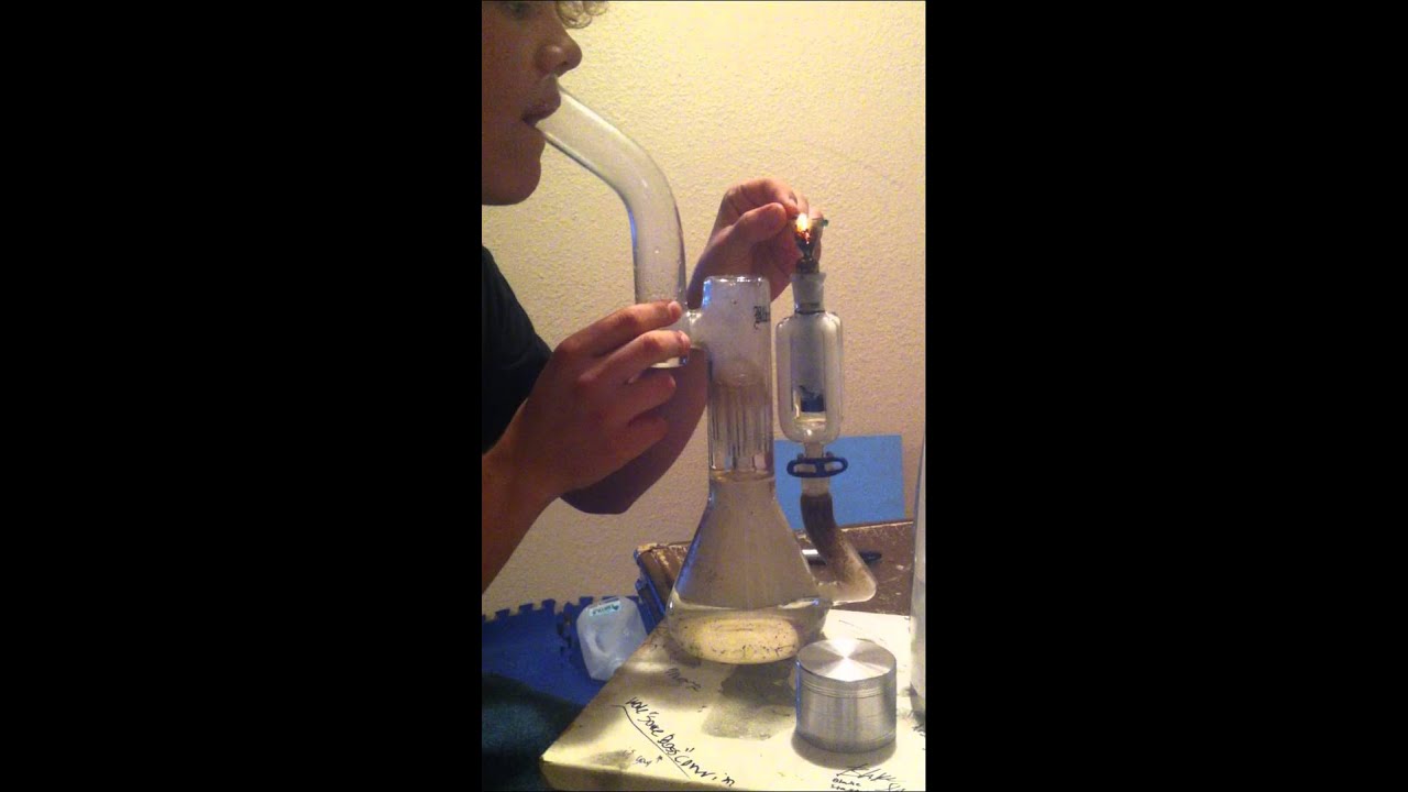 mark saxo bong rip