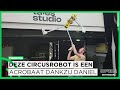 Circusartiest Daniel bouwt een robot 