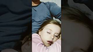 Dormir No Colo Do Papai