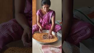 सकाळची कामं, आणि स्वयंपाक आज निवडायची होती हरबरा डाळ,#marathi #minivlog #dailyvlog #villagelife #
