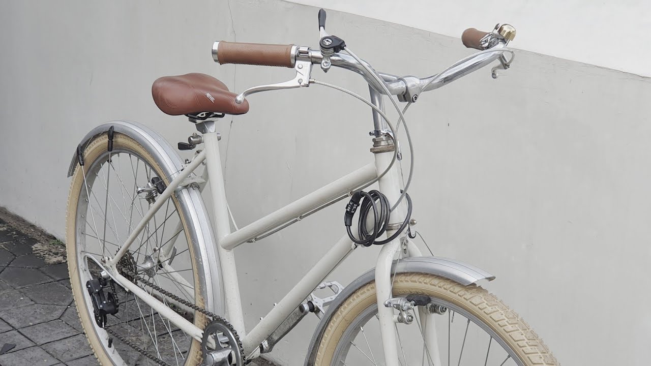 WHITE ON WHITE / FEDERAL MUDDY CAT / BIKE BUILD