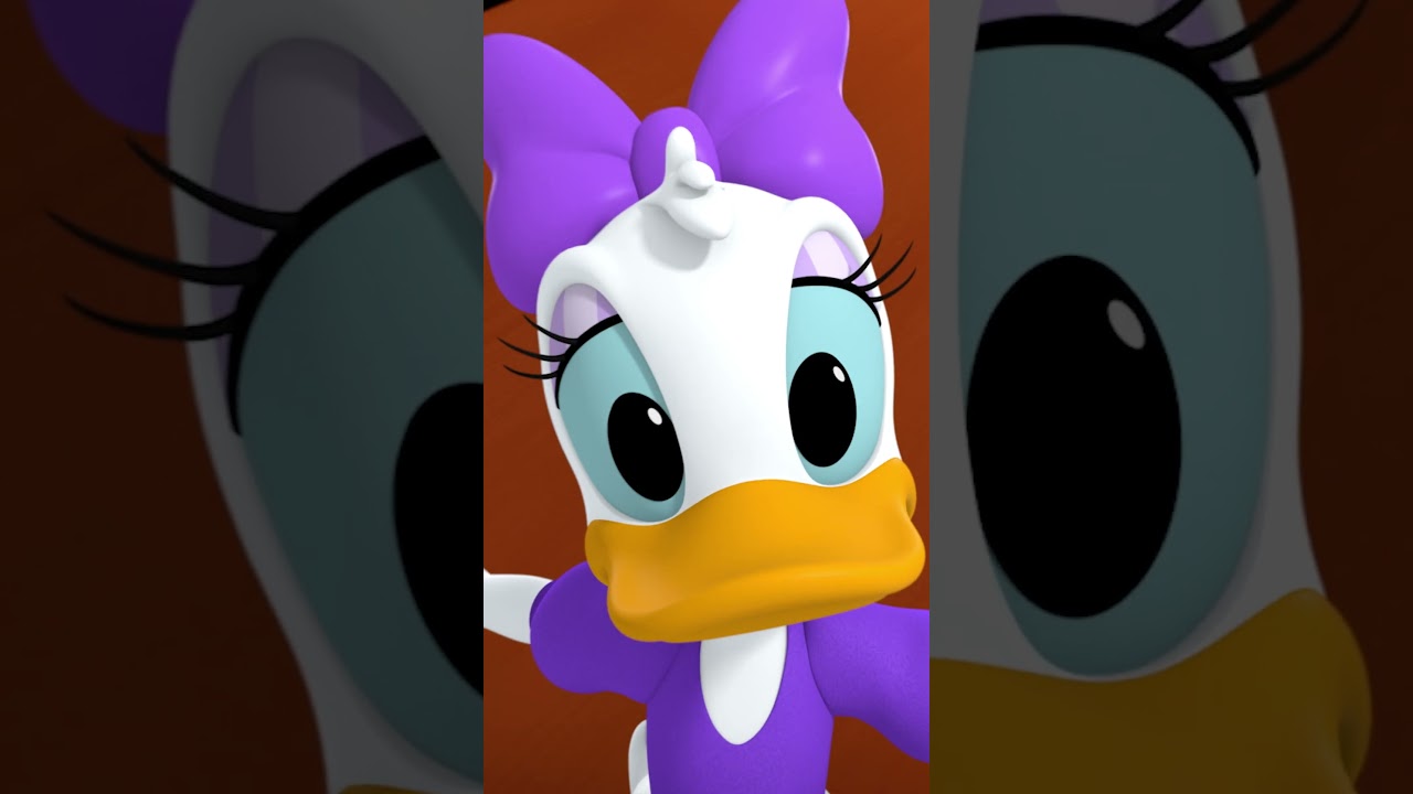 Daisy learns about how movies are made! MickeyMouseFunhouse DisneyJr.