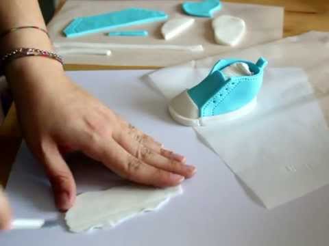 Tutorial scarpette in pasta di zucchero - YouTube