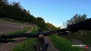 Insta360 Ace Pro 2 vs X5 MTB perspective comparison #4