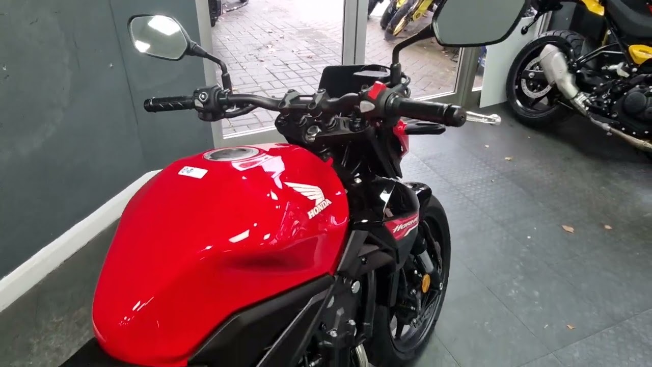 Honda CB500 Hornet 2025