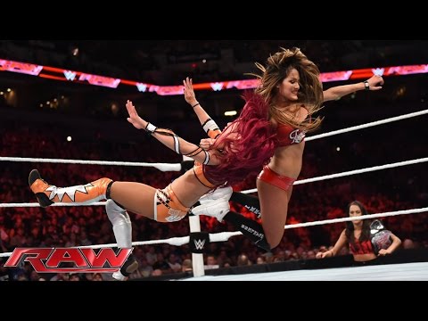 Nikki Bella vs. Sasha Banks: Raw, Aug. 17, 2015