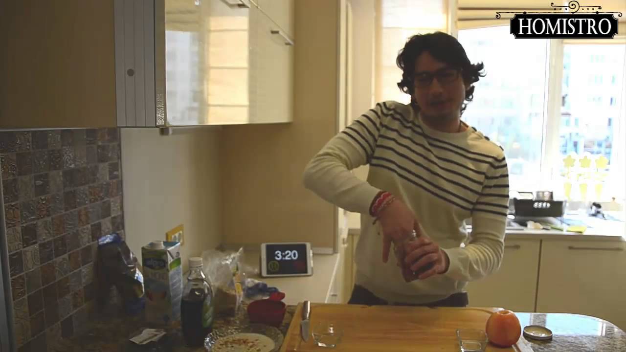 Rolled oats with activated almonds, raisins and fresh fruit - breakfast in under 5 minutes