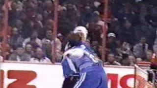 Dave Brown vs Chris Simon-1994/95