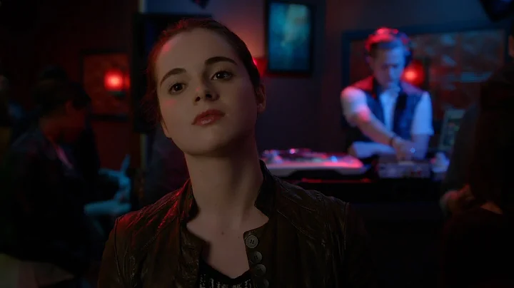 'Switched at Birth': Vanessa Marano Talks Bay and ...