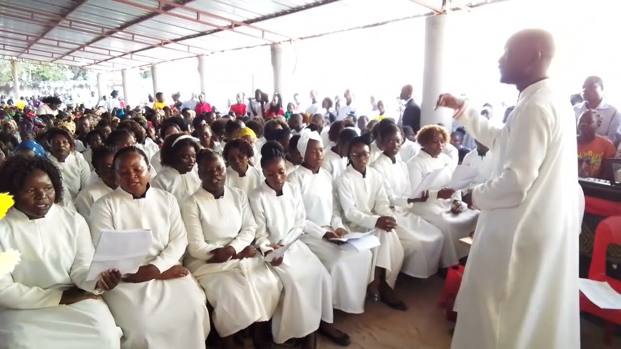 Comunhão: O Corpo de Jesus é alimento - Coral Santa Cecília Napipine