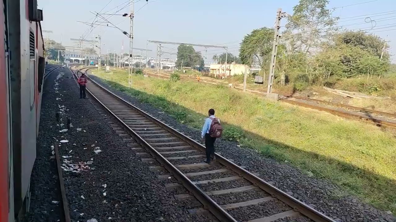 Train arrival in godhra railway station 🚂