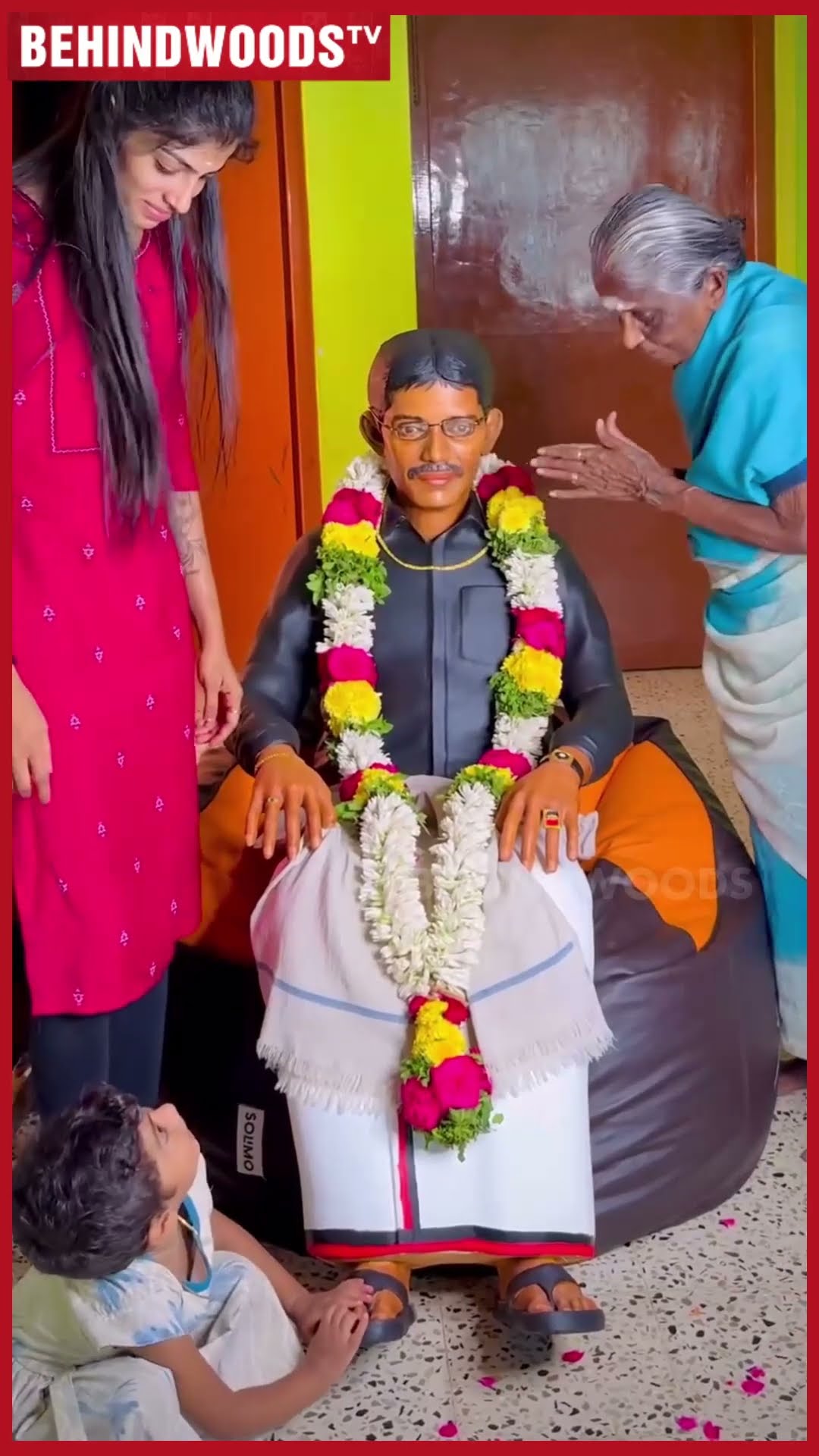 இறந்த அப்பா சிலைக்கு தங்க செயின்,தங்க மோதிரம் போட்டு அழகு பாத்த Youtuber Kani ??