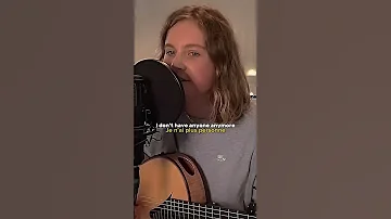 Clandestina Chills Lyrics 