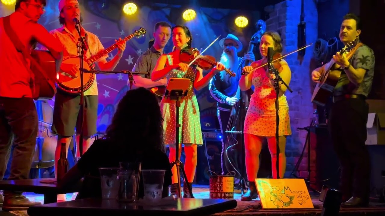 Bluegrass jam at Carrollton Station, New Orleans: “Bury Me Beneath the Weeping Willow”