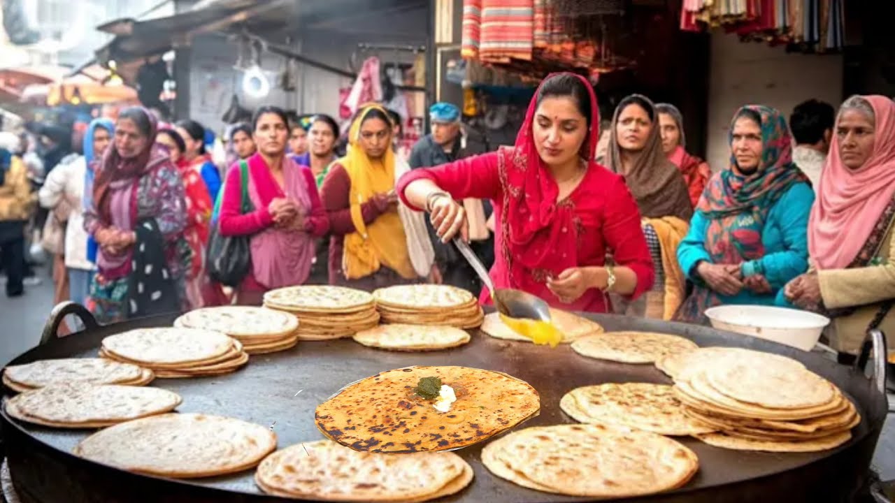 HARDWORKING WOMEN SELLING BREAKFAST AT ROADSIDE | CHEAPEST WOMEN'S STREET FOOD PAKISTAN