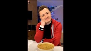 Наталья Варвина пригласила Влада Кадони на гороховый суп )) Наталья Варвина пригласила Влада Кадони на гороховый суп ))